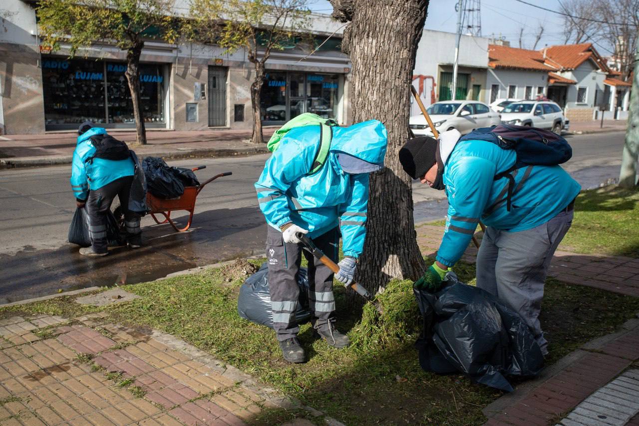 Siguen los operativos de higiene urbana en todos los barrios