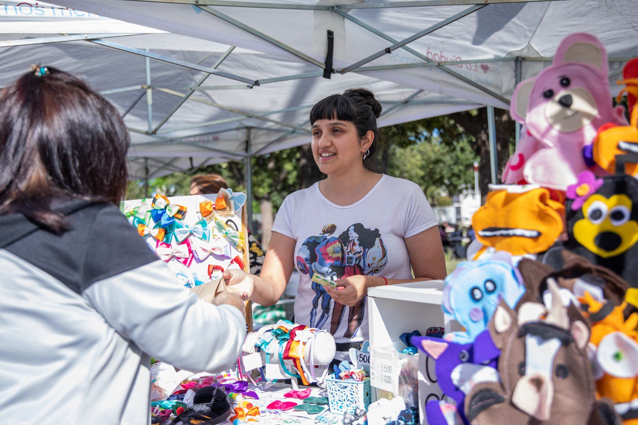 LANÚS GOBIERNO TRASLADA LA FERIA “HECHO EN LANÚS” A LANÚS OESTE