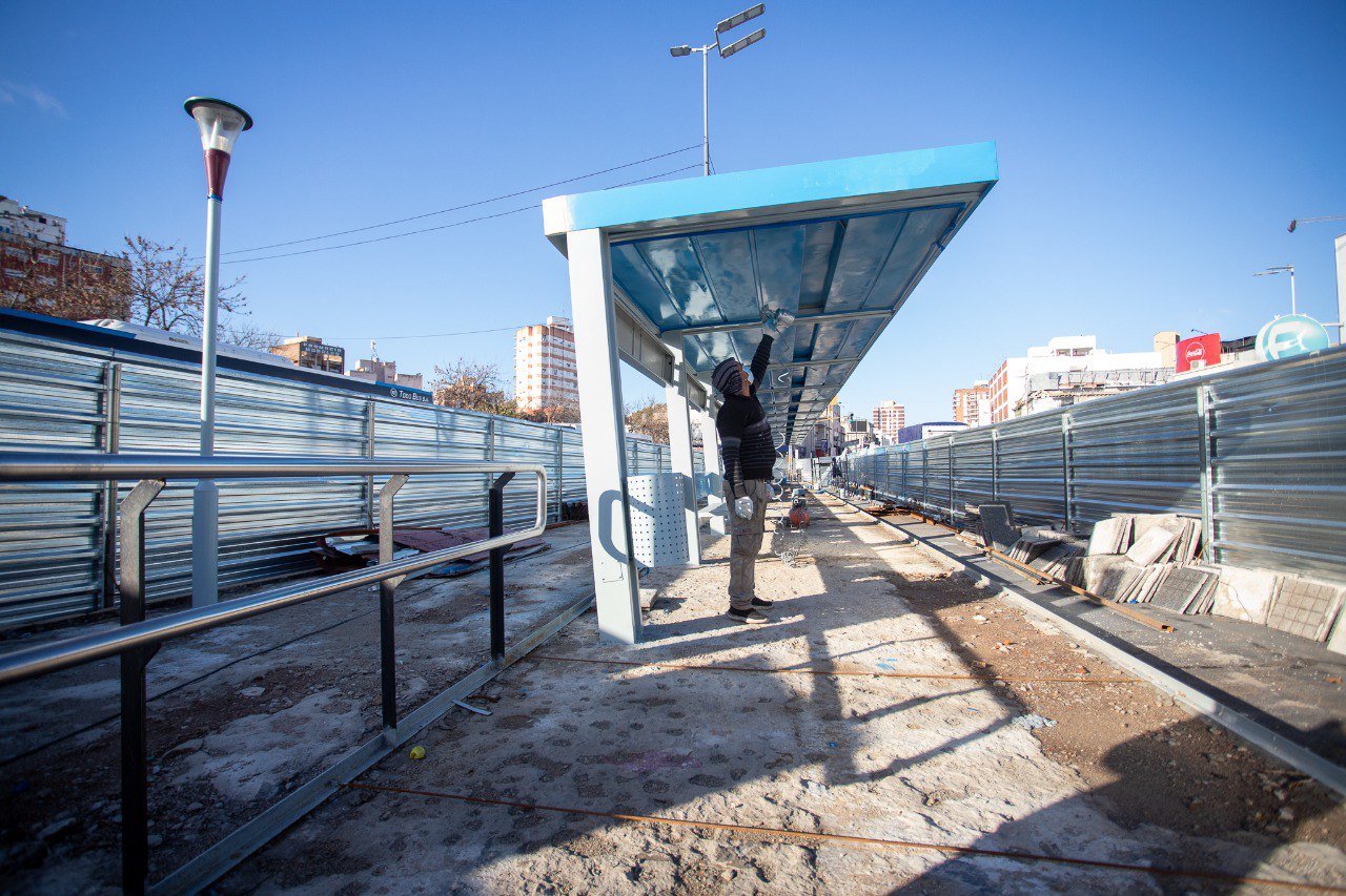 Cambio de paradas de colectivos por obras en la Estación Lanús