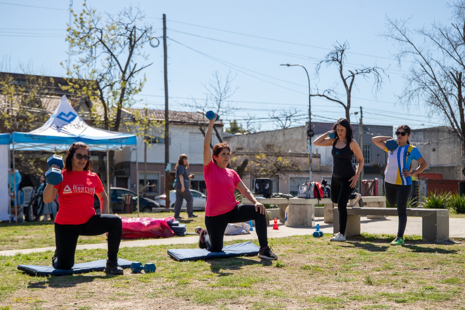 LANÚS GOBIERNO INVITA A LAS PERSONAS MAYORES LANUSENSES A HACER DEPORTE EN LOS PARQUES MUNICIPALES