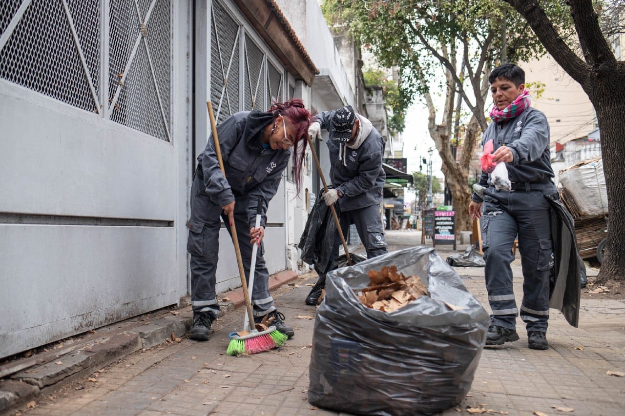 Incorporación de más de 400 trabajadores y trabajadoras para extender el sistema de barrido al 95 por ciento del distrito