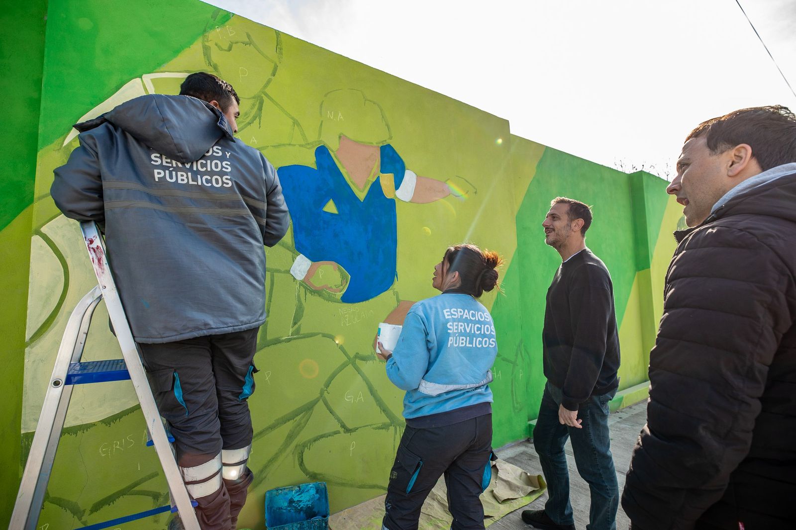 Nuevo mural en homenaje a Diego Maradona y más obras en el perímetro del cementerio municipal