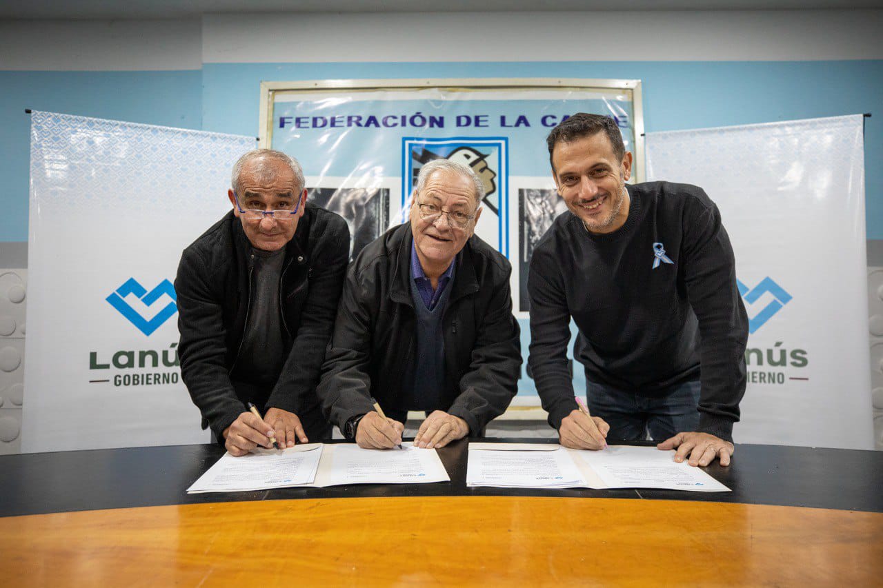 Nuevo convenio para que las y los vecinos compren con descuentos en carnicerías de Lanús