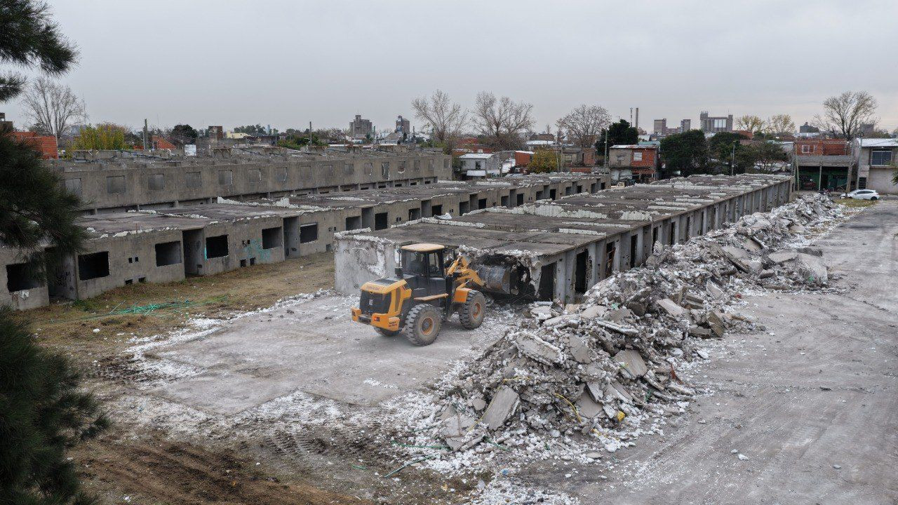 SE PUSO EN MARCHA LA CONSTRUCCIÓN DE UN NUEVO ESPACIO RECREATIVO Y DEPORTIVO EN EL BARRIO LA MAQUINITA