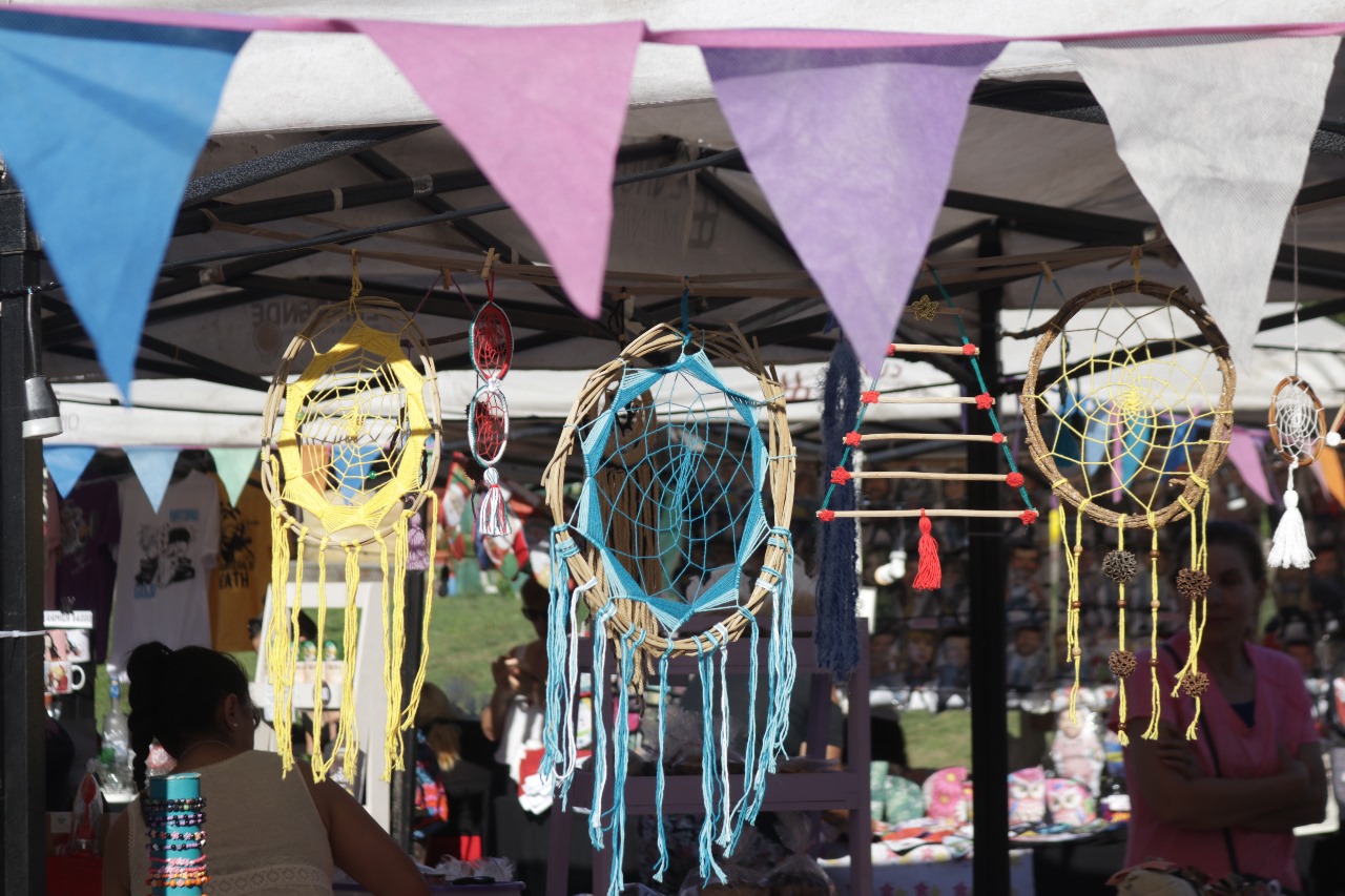 Feria de la economía social y popular en Lanús Oeste