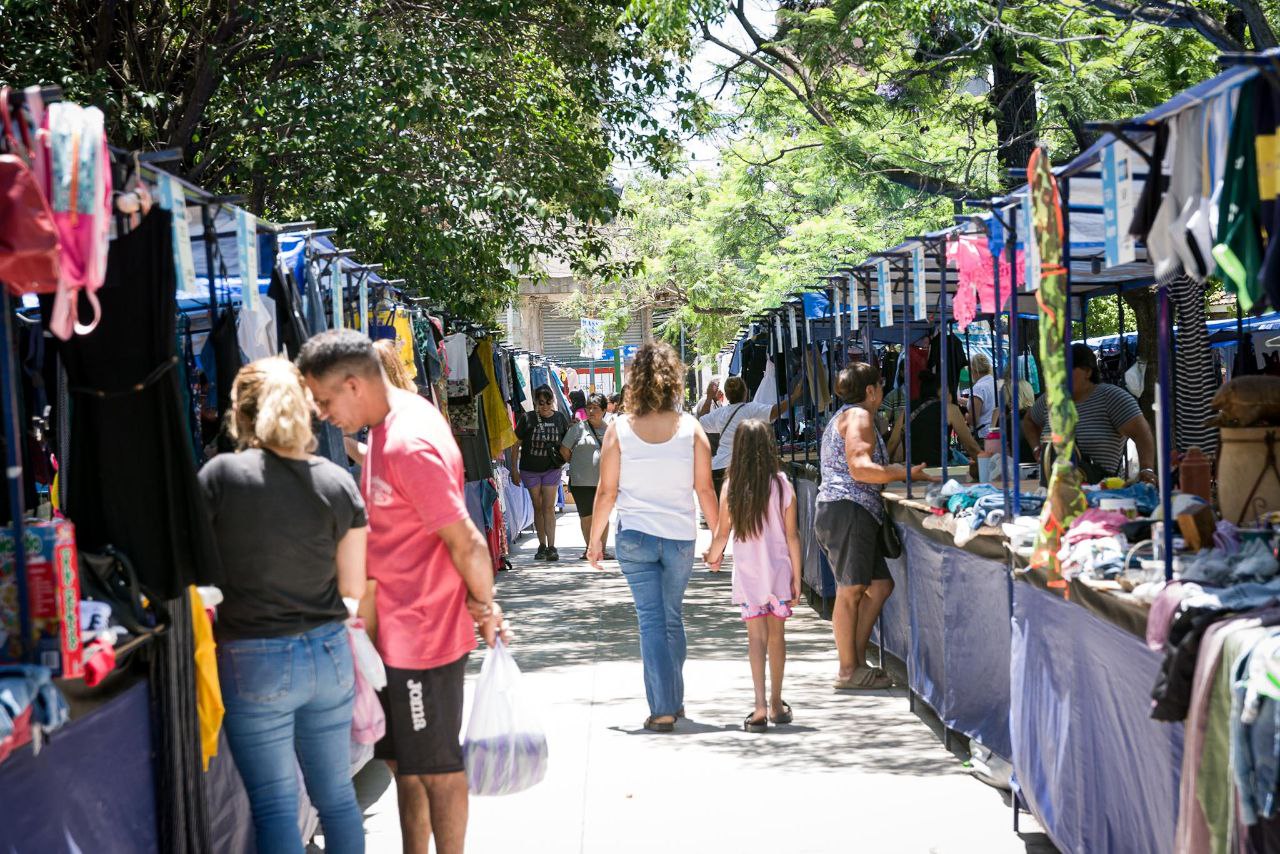 Reordenamiento de los puestos de la Feria Plaza Auyero