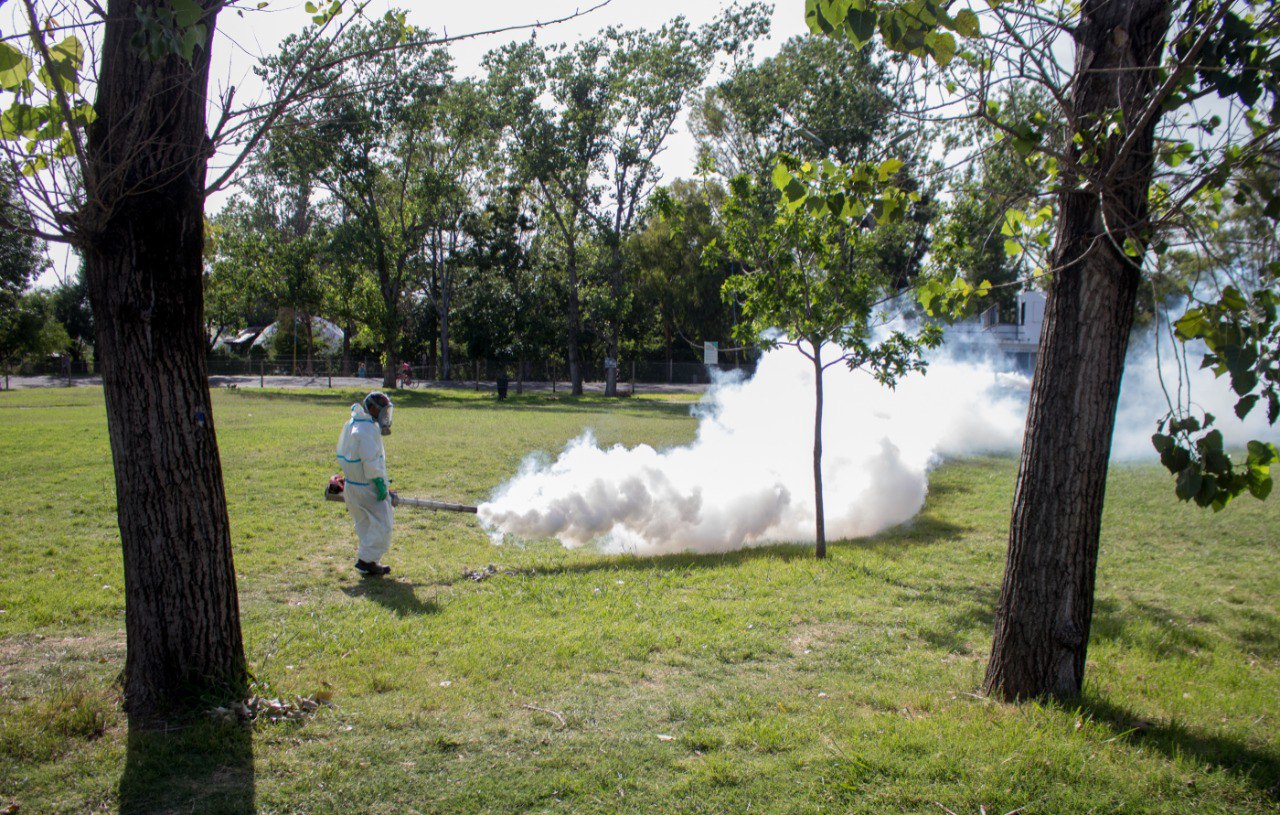 Lanús Gobierno continúa con los operativos de fumigación en la ciudad
