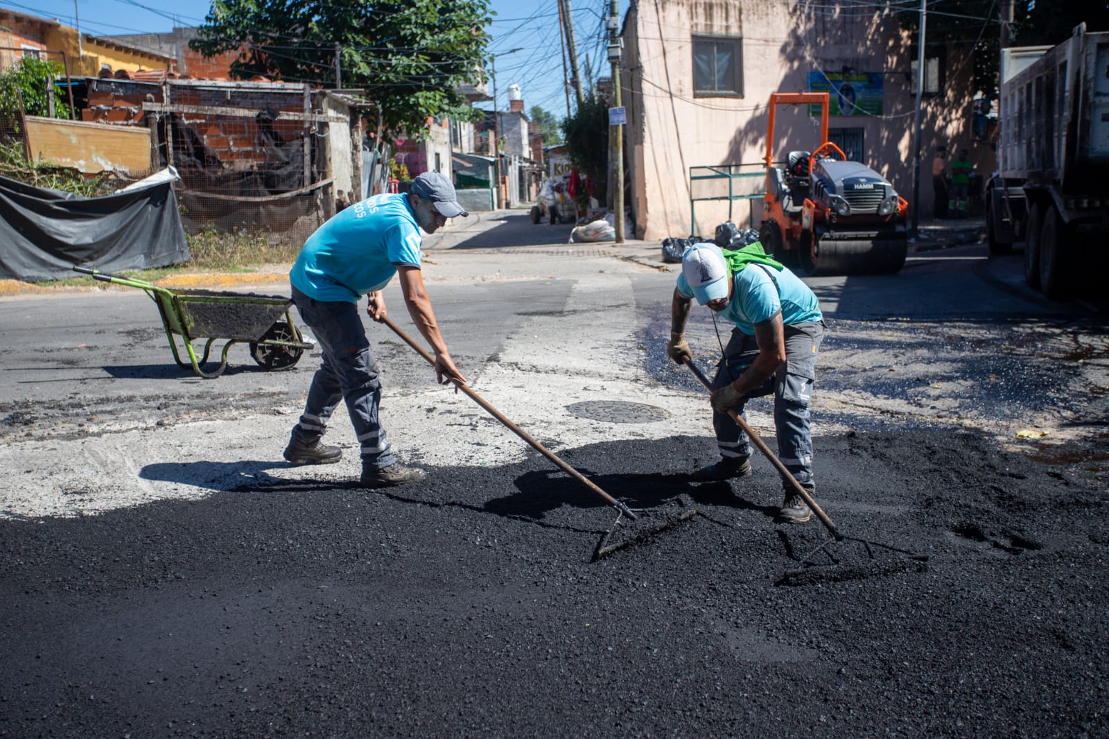 Continúa en Plan de Pavimentación en Lanús Este, Lanús Oeste y Monte Chingolo