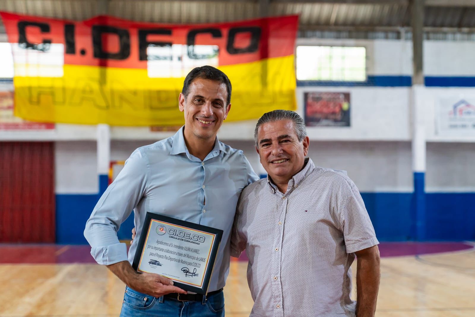 JULIÁN ÁLVAREZ INAUGURÓ LA CANCHA DE PARQUET DEL CLUB CIDECO