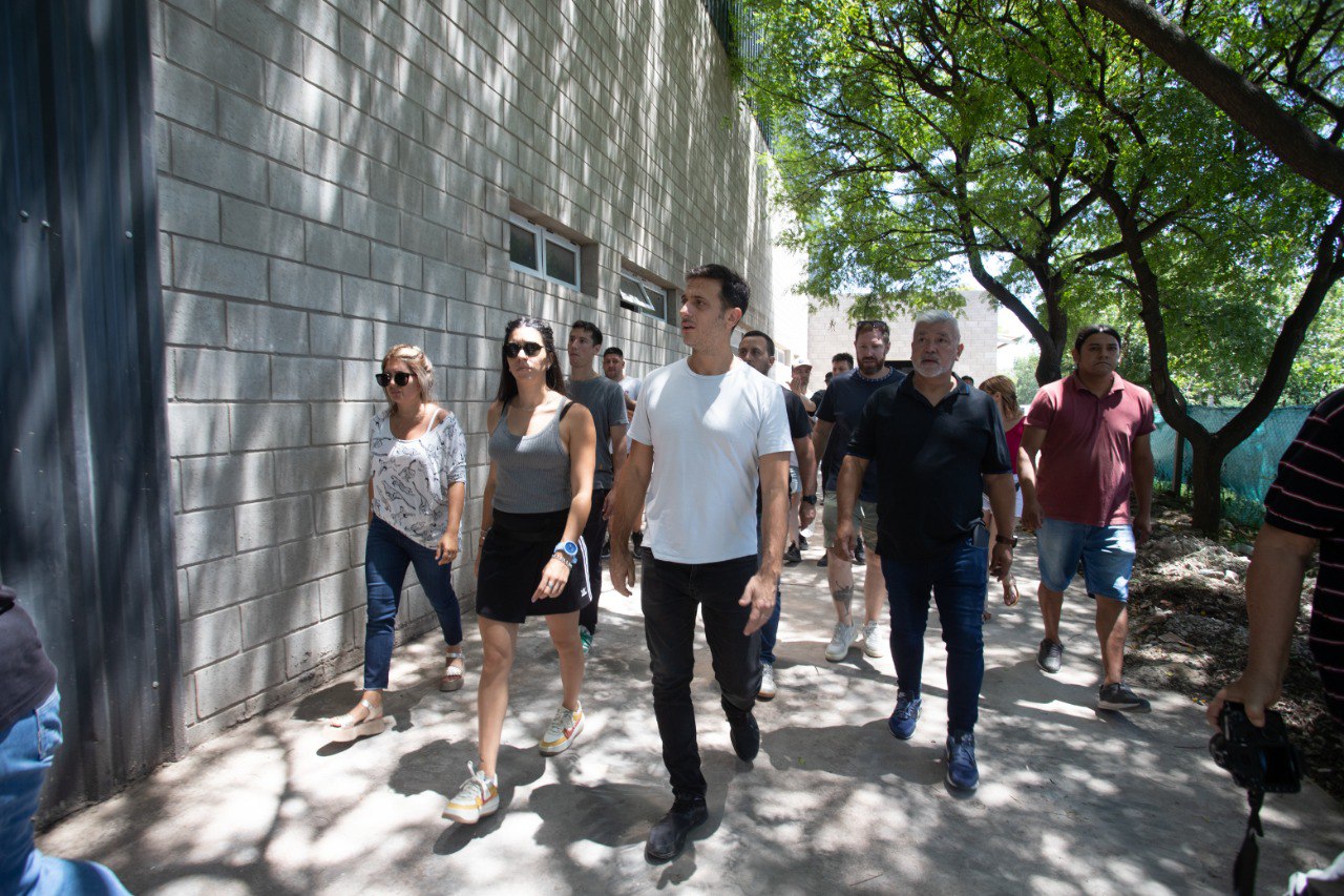 Julián Álvarez supervisó las obras en la pileta del Parque Eva Perón, el Microestadio Lionel Messi y el Vivero Municipal