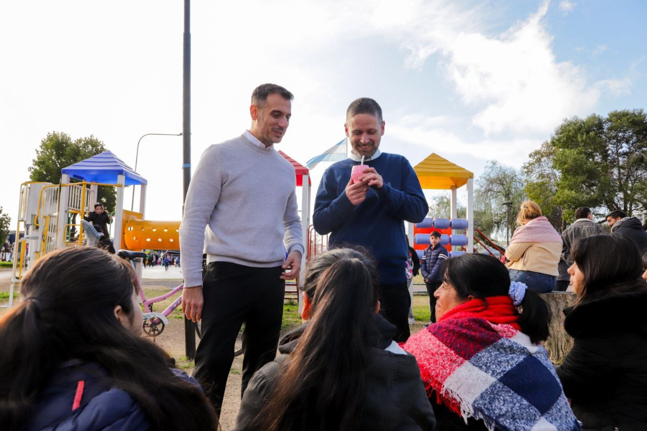 Julián Álvarez y Leandro Decuzzi participaron de una kermesse en Parque Juan Piñeiro