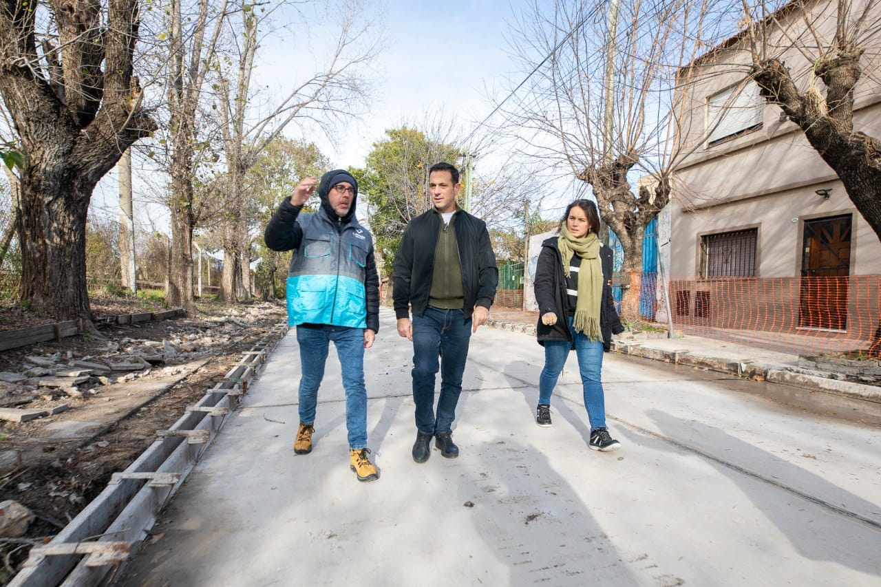 Julián Álvarez supervisó las obras de pavimentación en Joaquín V. González