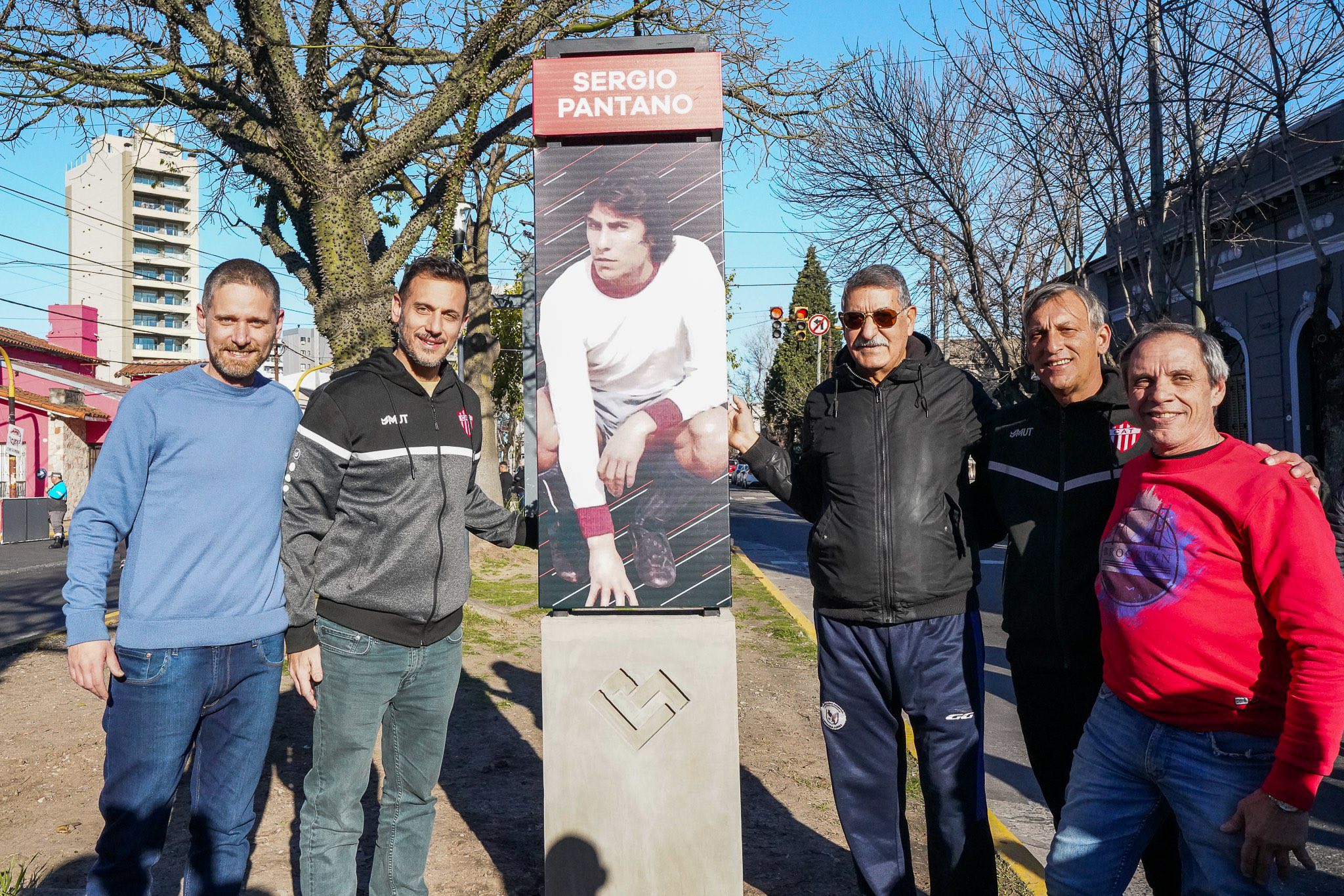 Julián Álvarez y Leandro Decuzzi inauguraron el Boulevard Rosales con el Paseo de los Ídolos de Talleres