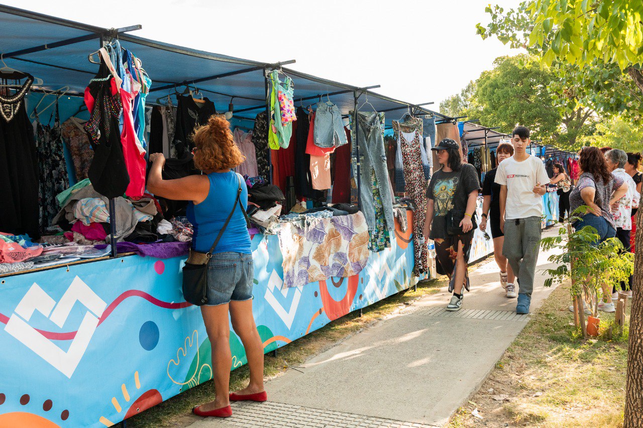 LANÚS GOBIERNO CONVOCA A VISITAR UNA NUEVA EDICIÓN DEL PASEO DE COMPRAS