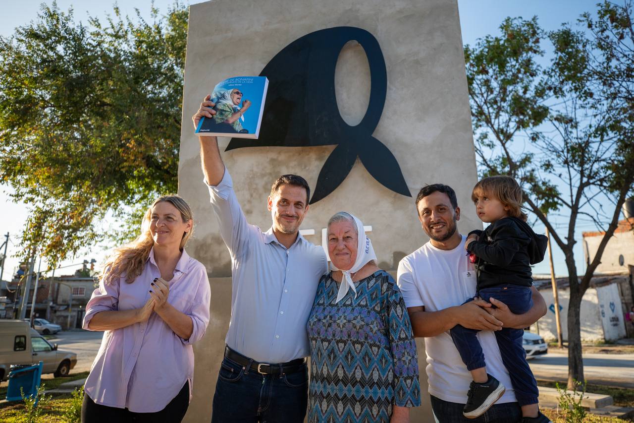 Inauguración de la Plaza Hebe de Bonafini, en Monte Chingolo