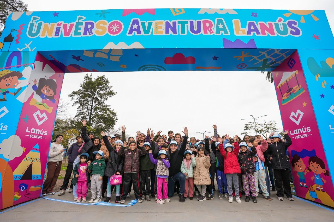 JULIÁN ÁLVAREZ ENCABEZÓ LA APERTURA DEL PARQUE “UNIVERSO AVENTURA LANÚS” PARA LAS VACACIONES DE INVERNO