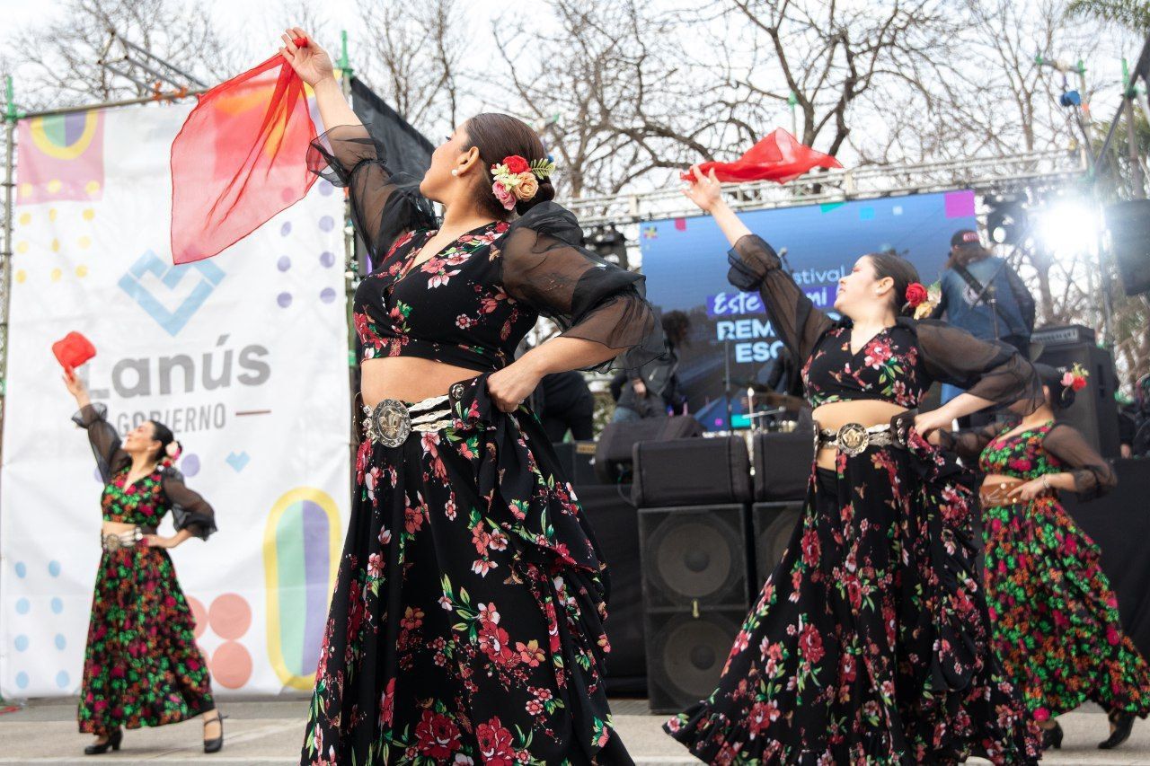 Éxito total: Lanús Gobierno celebró el cumpleaños de Remedios de Escalada con el Festival "Este es mi barrio"