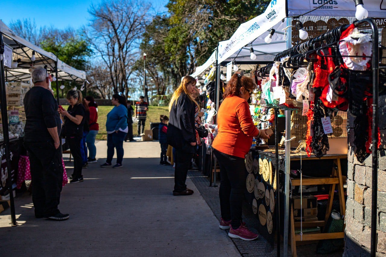 Nueva edición de la Feria de la Economía Social y Popular “Hecho en Lanús”, en la Plaza San Martín