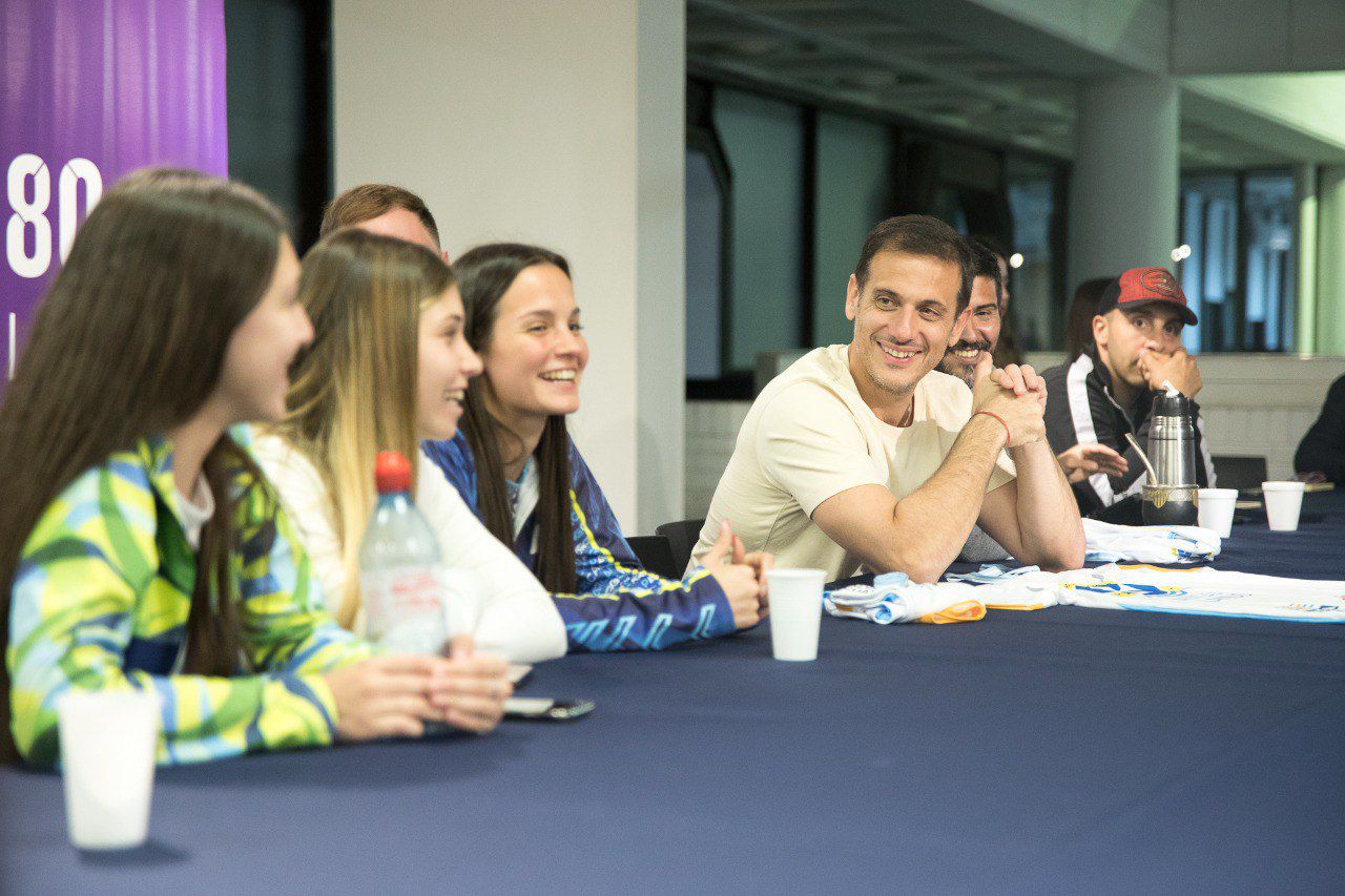 Encuentro con deportistas y talentos locales