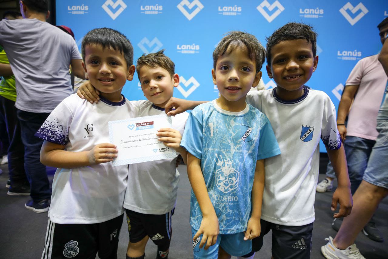 Entrega de trofeos y diplomas en el marco del programa Clubes en Marcha