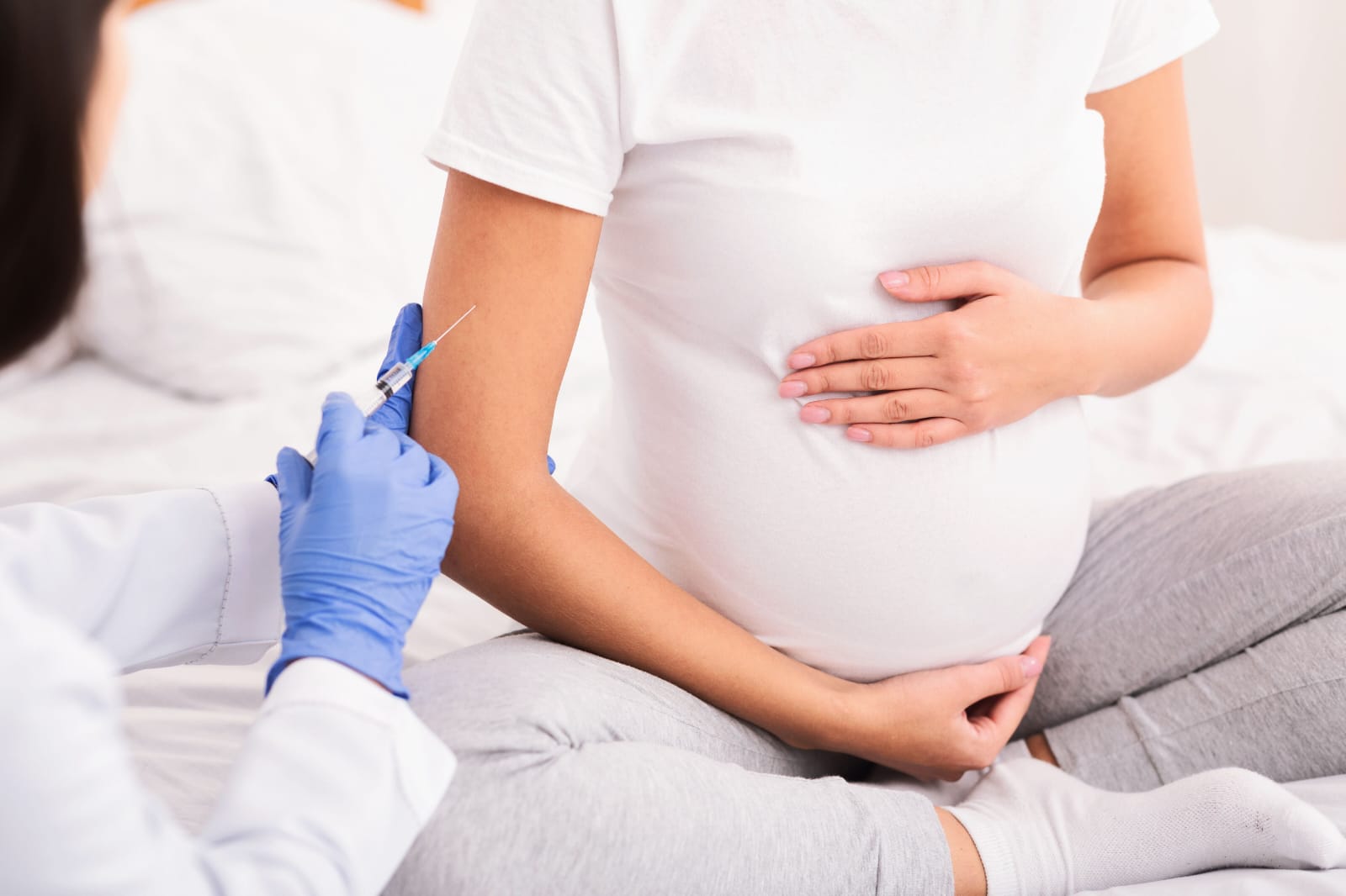 Vacunate de forma gratuita contra el Virus Sincicial Respiratorio en los Centros de Salud municipales de Lanús