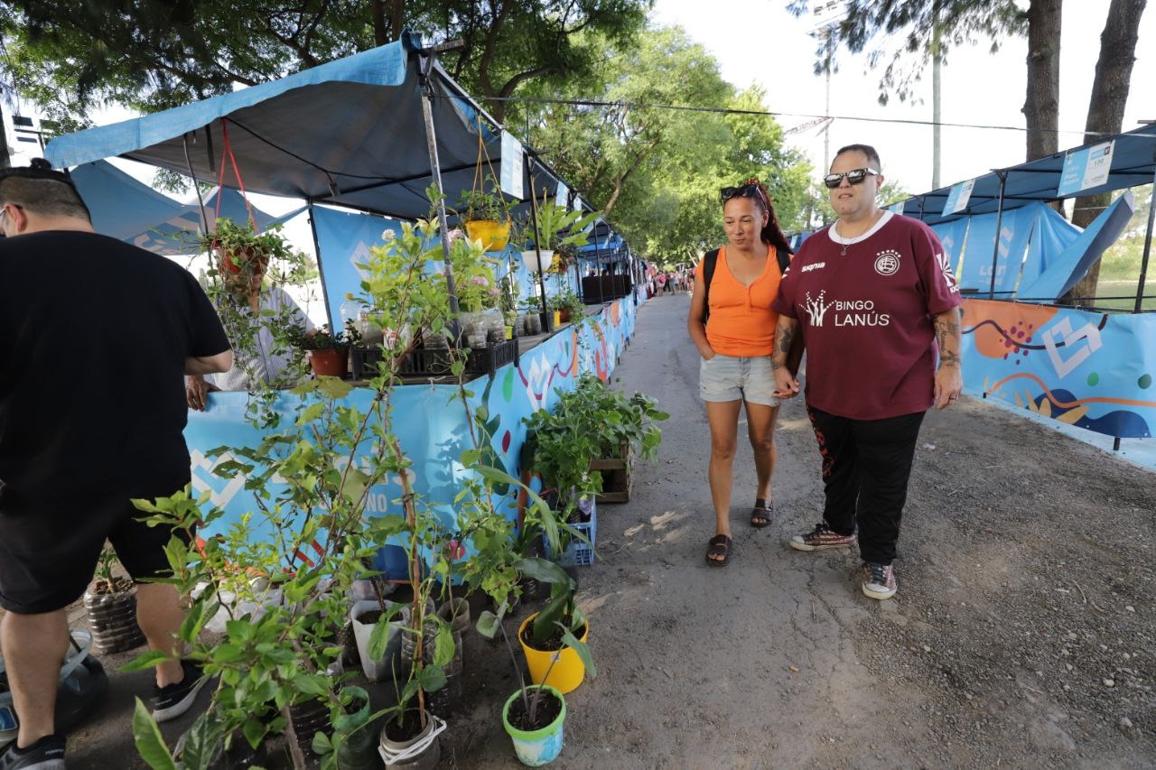 Nueva edición de la Feria de Artesanías y Paseo de compras en Lanús
