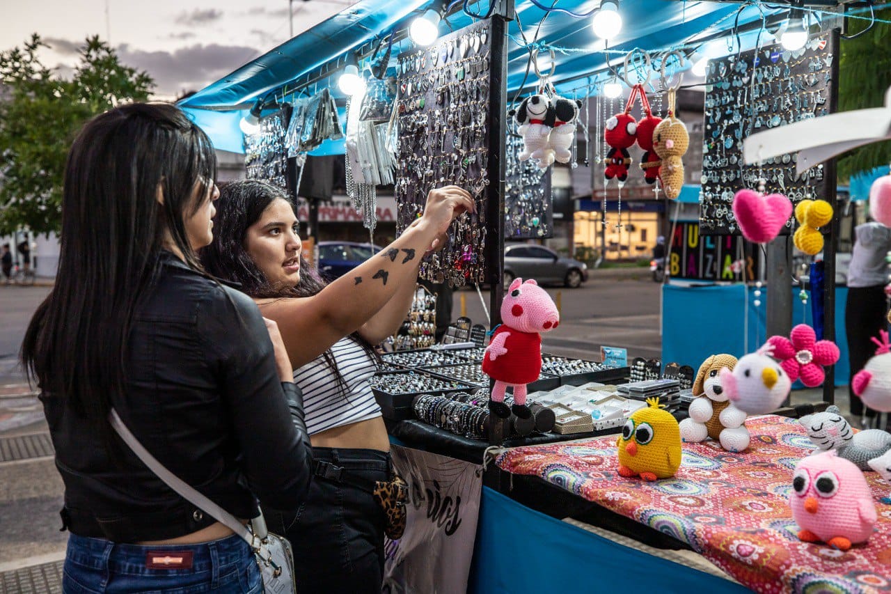 Nueva edición de la Feria de Artesanías, Paseo de Compras y Puestos Gastronómicos en Lanús