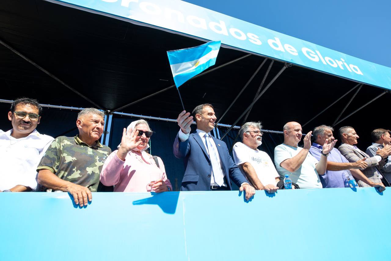 Desfile por Malvinas en Lanús