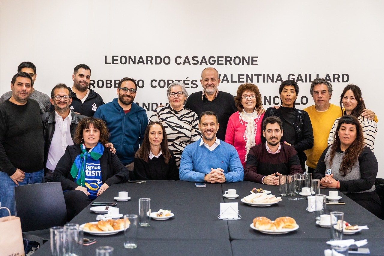 Julián Álvarez desayunó con medios locales en vísperas del Día del Periodista