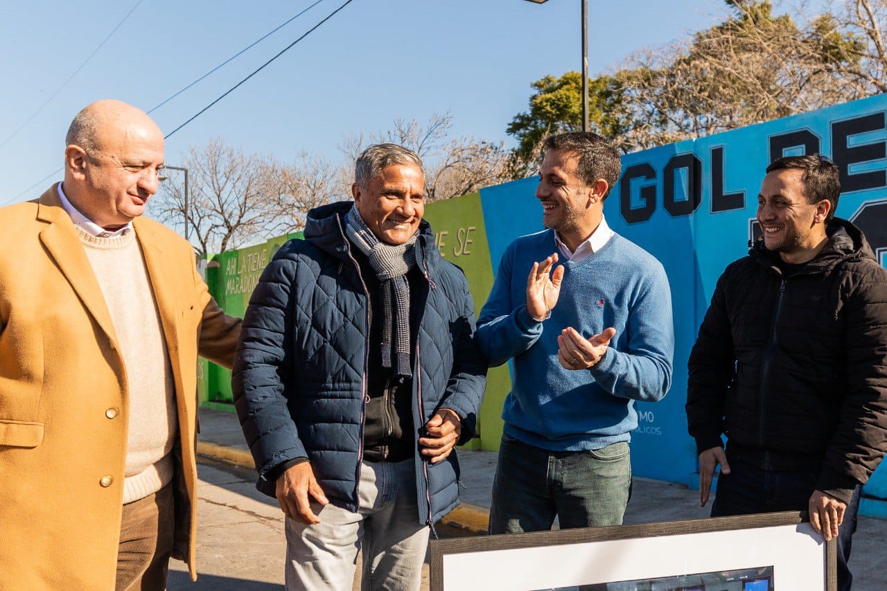 Nuevo mural del Gol del Siglo en homenaje a Diego Armando Maradona