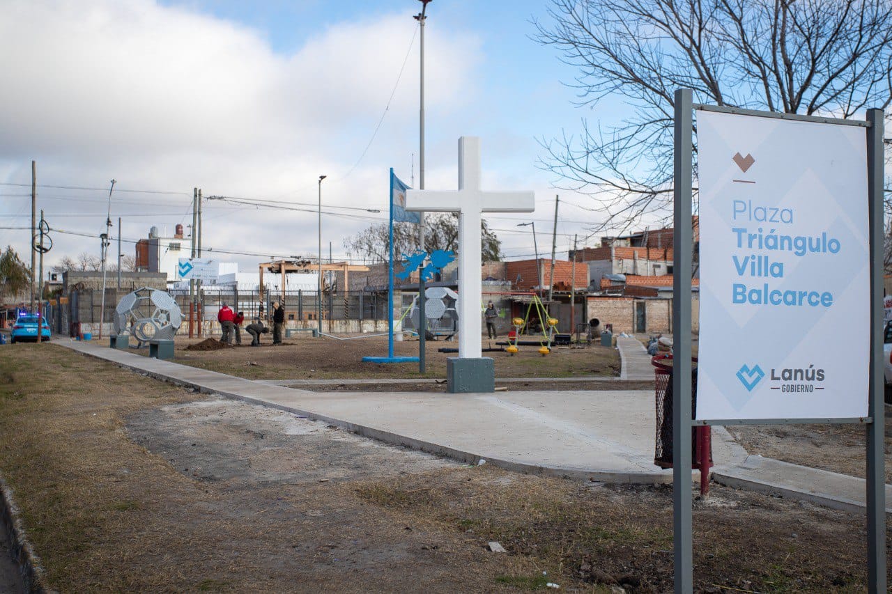 Avanza la puesta en valor de la  Plaza Triángulo Villa Balcarce en Remedios de Escalada