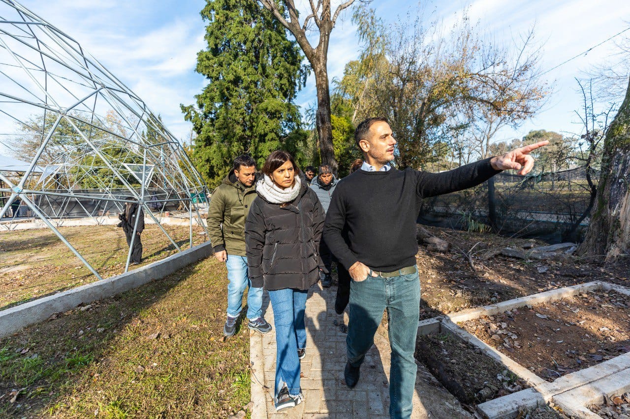 Julián Álvarez y la ministra Daniela Vilar recorrieron las nuevas obras en el Parque Ambiental de Lanús
