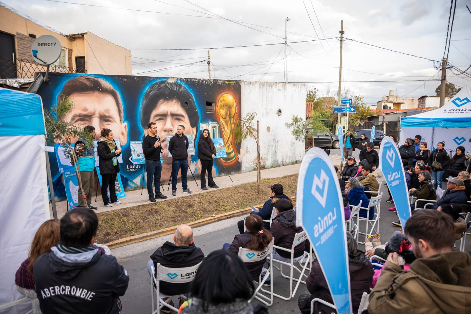 Julián Álvarez y Leandro Decuzzi anunciaron el inicio de la segunda etapa de obras en Villa Ilaza 