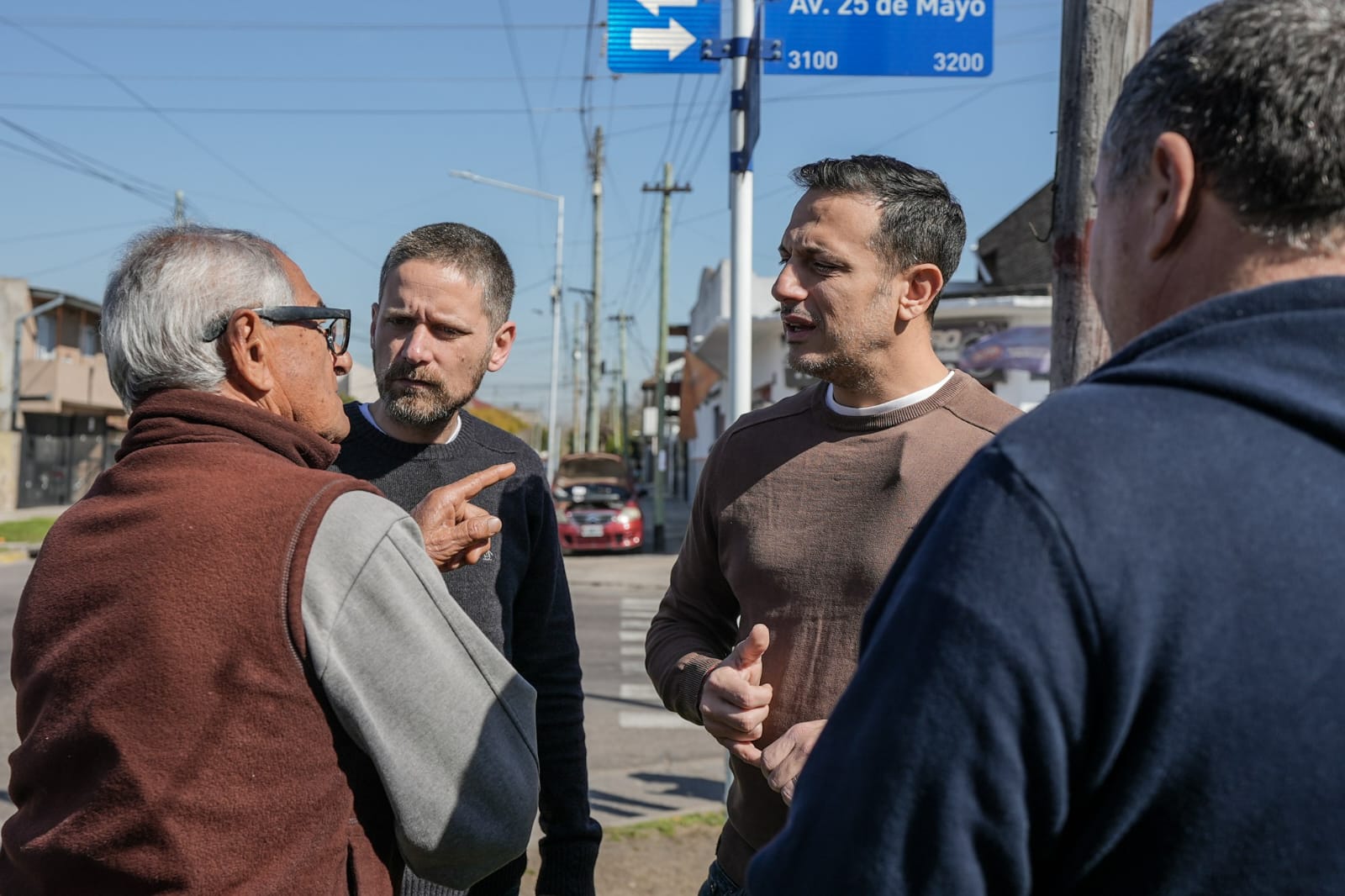 Julián Álvarez y Leandro Decuzzi recorrieron las nuevas obras de pavimentación en Villa Diamante