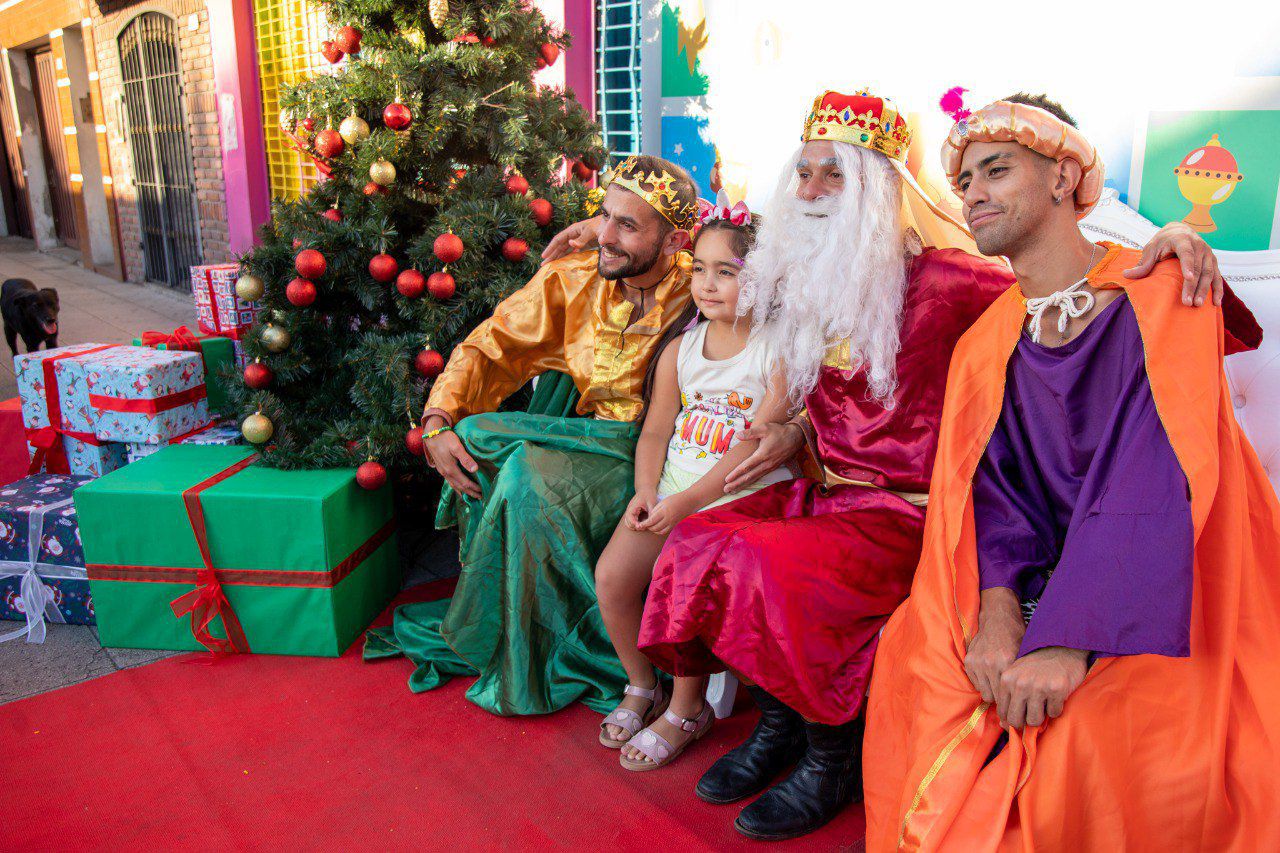 LOS REYES MAGOS LLEGAN A LANÚS