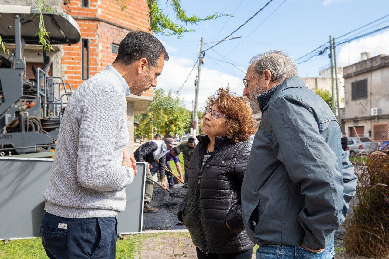 JULIÁN ÁLVAREZ SUPERVISÓ EL AVANCE DE LAS OBRAS DE REPAVIMENTACIÓN EN REMEDIOS DE ESCALADA