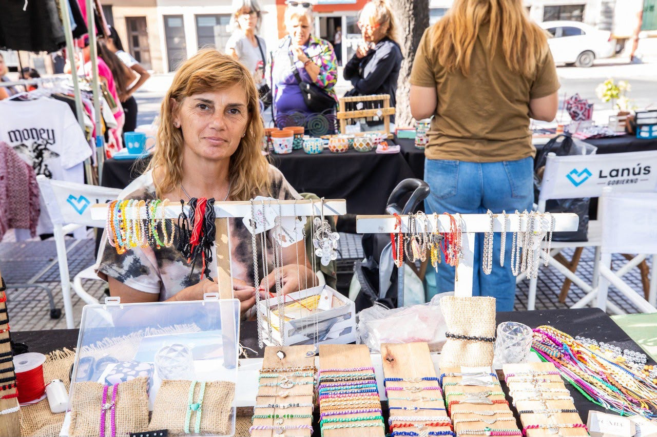 NUEVAS EDICIONES DE LA FERIA “HECHO EN LANÚS” EN LANÚS OESTE Y ESTE